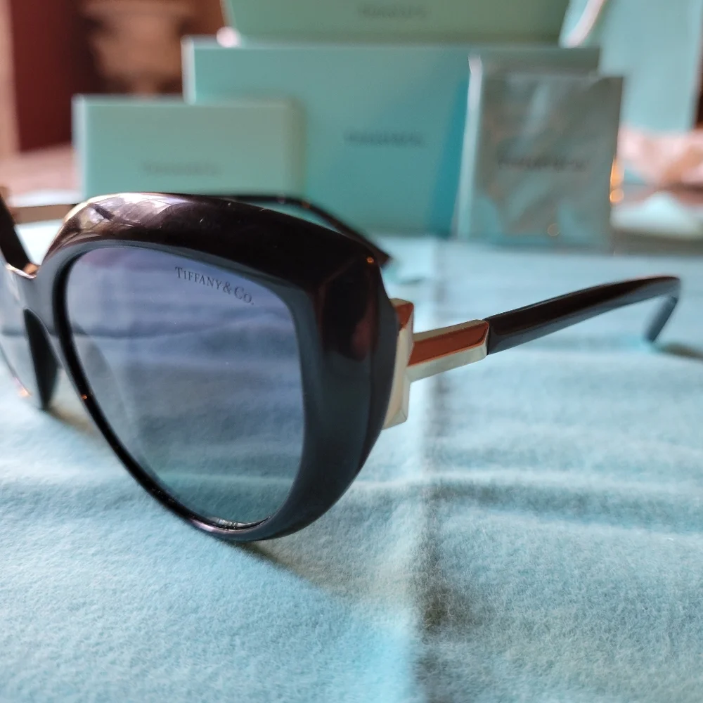 SOLD Tiffany & Co Sunglasses TF4170. MA1215 - Picture 6 of 17